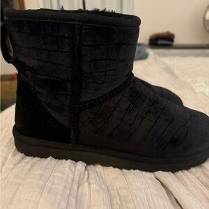 UGG Classic Mini II Croc Velvet Black Suede Ankle Boots Size US 10 Women